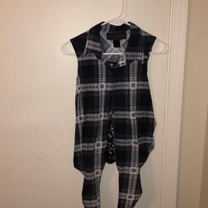 Cute sleeveless tank with lace in the back